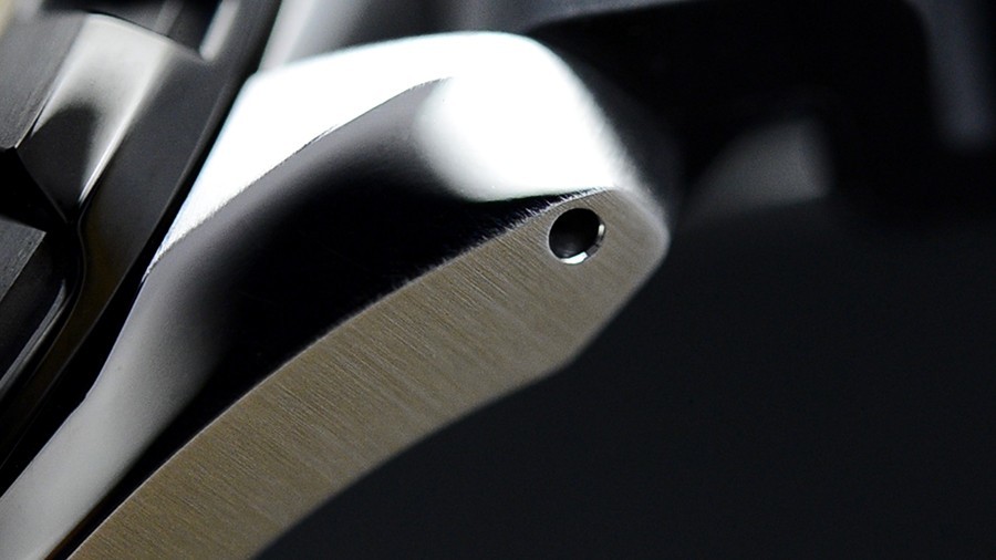 sel03004b0 m force air diver.still007 900x506