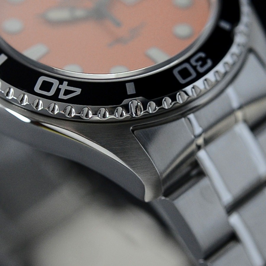 fem6500am9 orange ray.still022 900x900