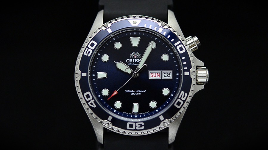 fem6500cd9 ray on rubber blue.still010 900x506