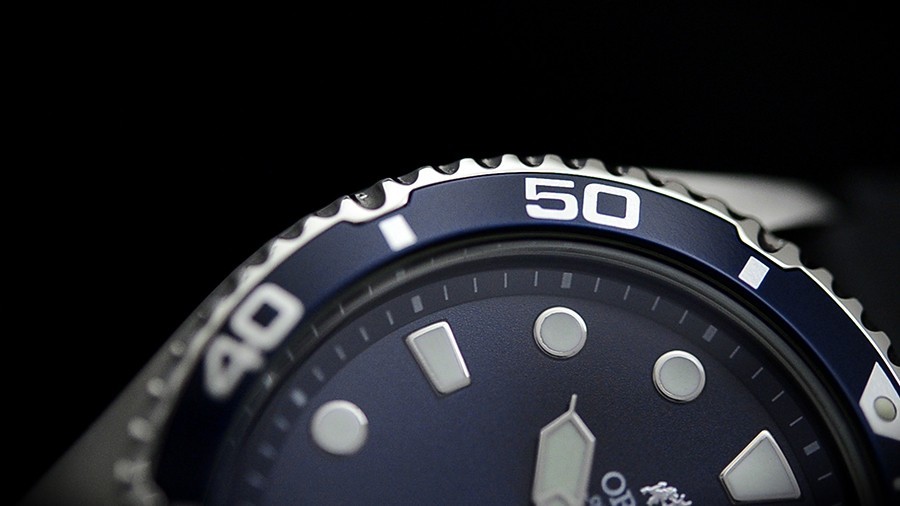 fem6500cd9 ray on rubber blue.still019 900x506