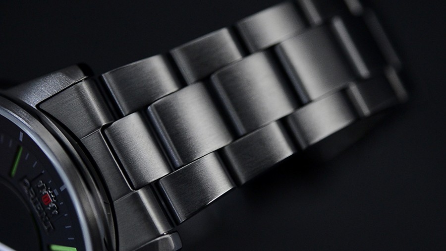 fer02005b0 disk.still012