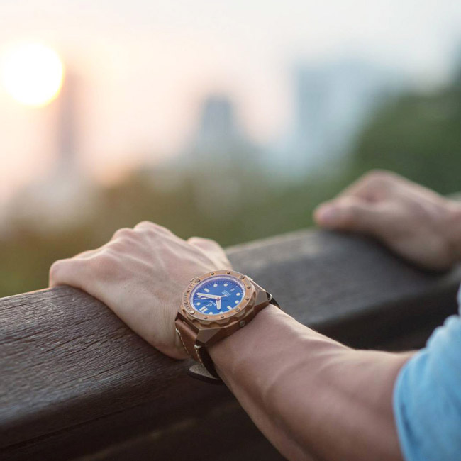 boldr odyssey bronze blue conteenium 6