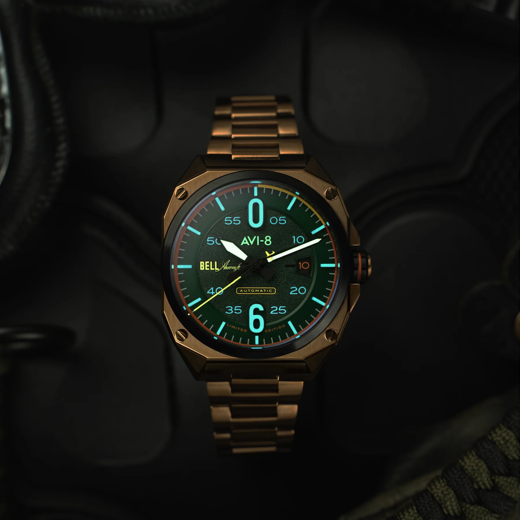 AVI-8 BELL X-1 Glamorous Glennis Automatic Mojave Green AV