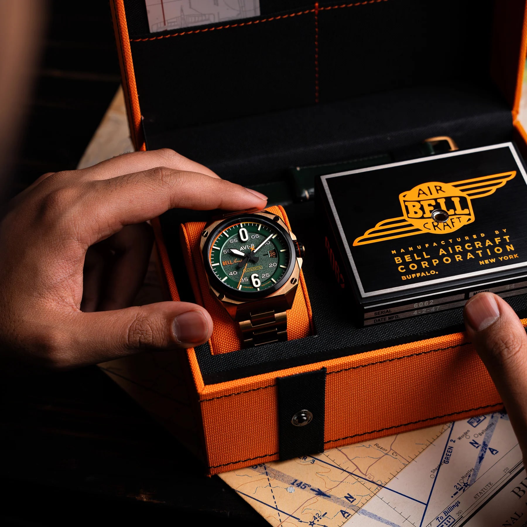 AVI-8 BELL X-1 Glamorous Glennis Automatic Mojave Green AV