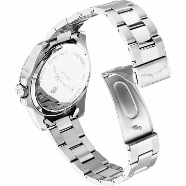 JWG02701 b