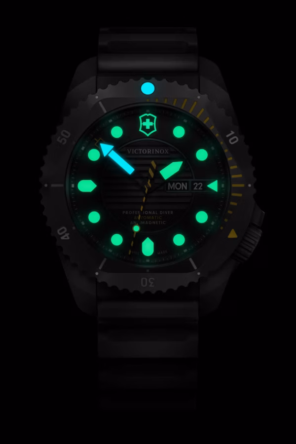 Victorinox Watch 241997 e Victorinox Watch 241997 e