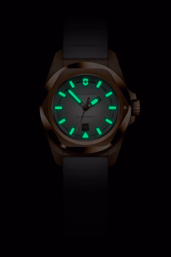 Victorinox Watch 242037 b