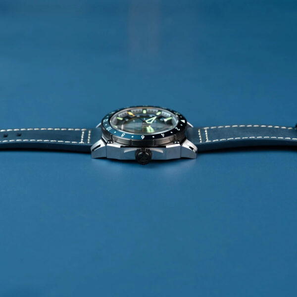 AVI 8 Watch AV 4122 05 b AVI 8 Watch AV 4122 05 b